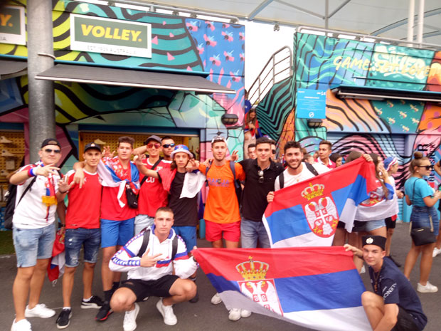 Срцем и душом уз Новака: Српски навијачи на овогодишњи АО допутовали из свих крајева света да бодре наше тенисере