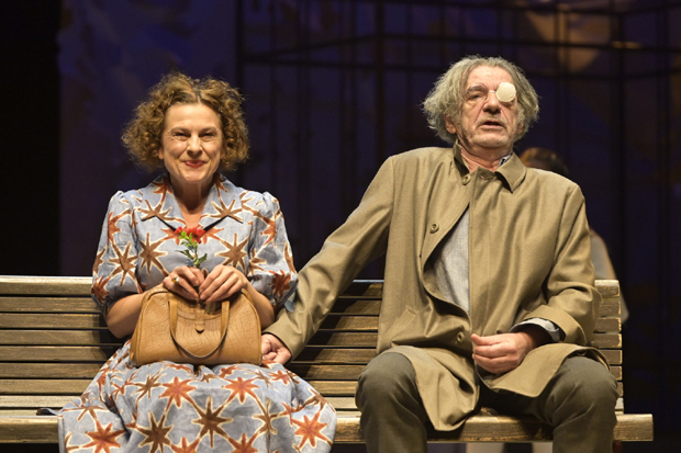 Хаос у нама и око нас: У ЈДП премијерно извођење представе Маму му ј... ко је први почео