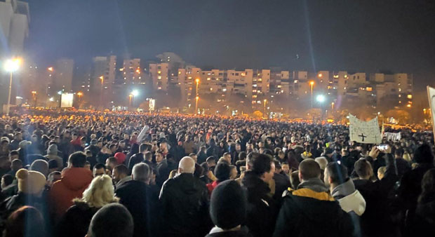 Величанствене слике говоре више од речи: Мржњу ШАЧИЦЕ НАЦИОНАЛИСТА на Цетињу угушило МОРЕ ВЕРНИКА из целе Црне Горе (ФОТО/ВИДЕО)