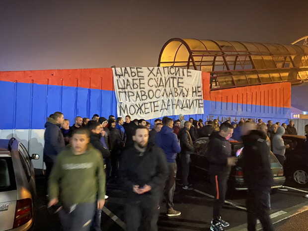 Нестваран призор на месту “БИТКЕ ЗА ТРОБОЈКУ: Пре 20-ак дана летели су сузавац и шок бомбе, а сада нешто сасвим другачије (ФОТО)