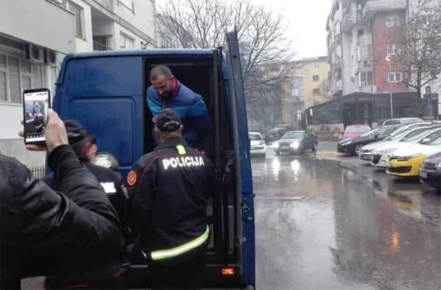 Брџа са осмехом на лицу излази из марице: Чека на саслушање код тужиоца (ФОТО)