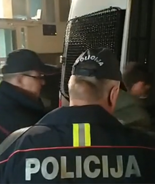 Свештенику са Златице ухапсили сина чувара тробојке: Луку на очеве очи марица води у притвор (ВИДЕО) 