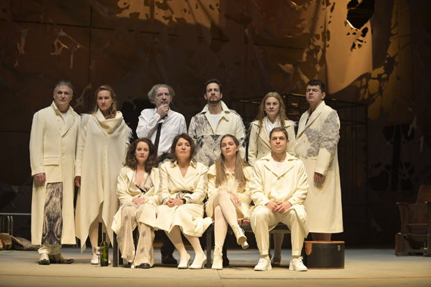 Омаж једној генерацији: Одржана премијера представе Маму му је... ко је први почео (ФОТО) 