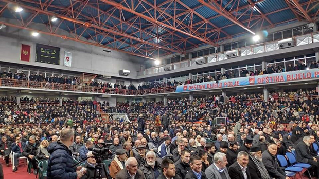 Светосавска академија широм Црне Горе: Бијелопољци углас певају Сини јарко сунце са Косова; У Будви у литији десет хиљада грађана (ВИДЕО)