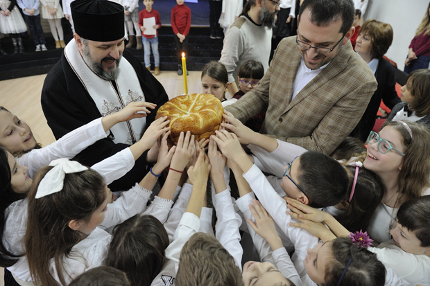 Ђаци ускликнули Светом Сави: У школама широм Србије обележена слава