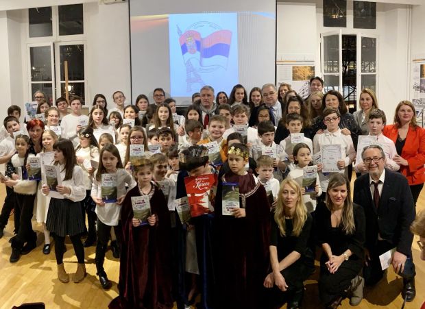 Ученици Допунске школе на српском језику у Паризу приредили ђачки рецитал у част Светог Саве (ФОТО)