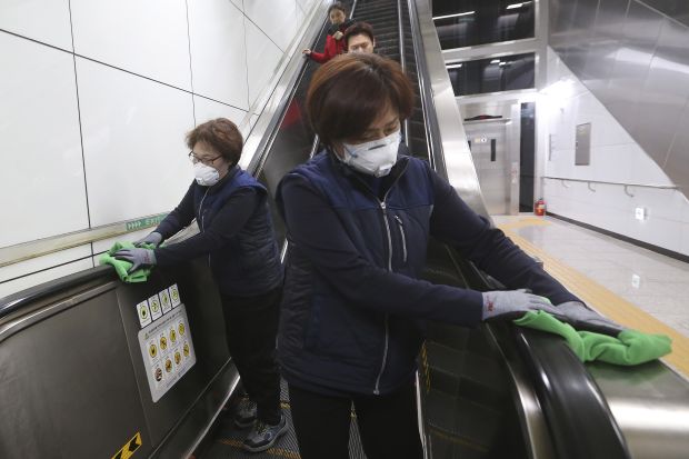 Епидемија не јењава: У Немачкој потврђен први случај корона вируса, број жртава у Кини порастао на 106