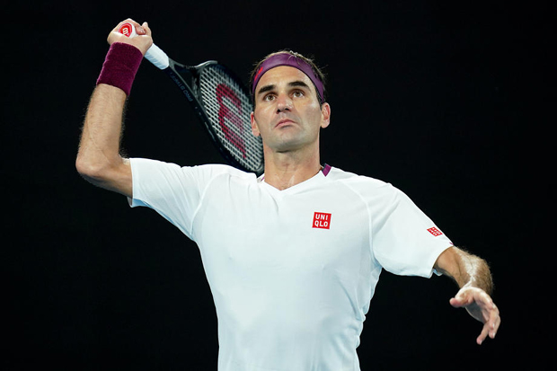 Федерер спасао седам меч лопти и остао у игри за титулу