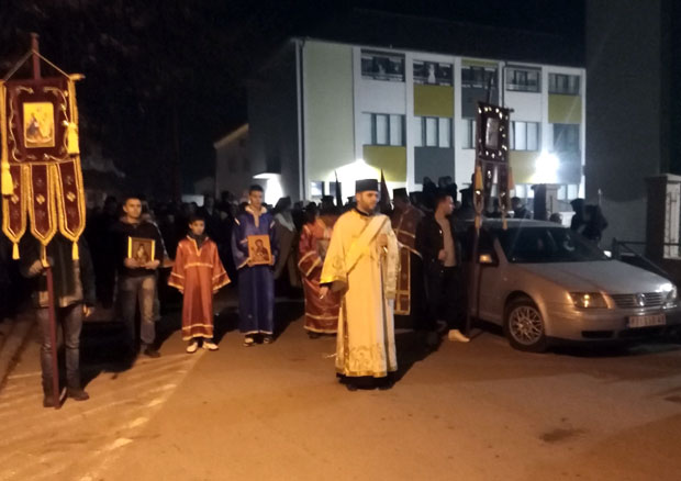 Пирот уз вернике у Црној Гори: Литија и молебан у знак подршке браћи