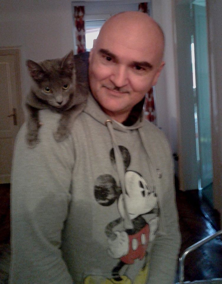 Стилисти Швељи који је ухапшен због педофилије младићи и дечаци позирали ГОТОВО НАГИ: Инстаграм профил пун фотографија малолетника (ФОТО)