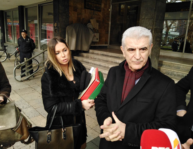 “Завукао ми је руку под сукњу и рекао да је то наша мала тајна”: Шокантно сведочење на суђењу Јутки