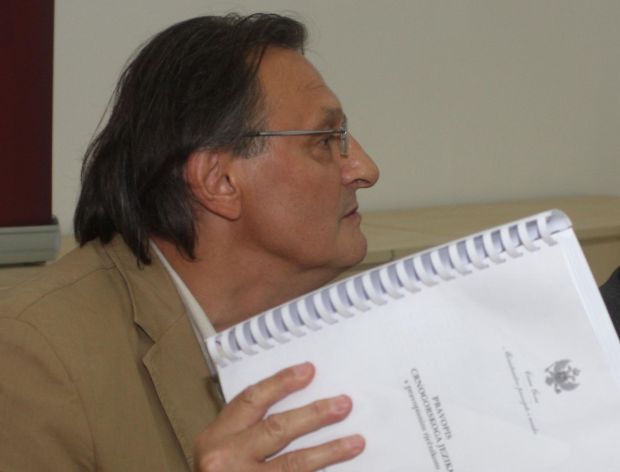 “Срби у Црној Гори нису угрожени, али Црногорци у Србији јесу”: Суманута изјава новосадског професора Миленка Перовића