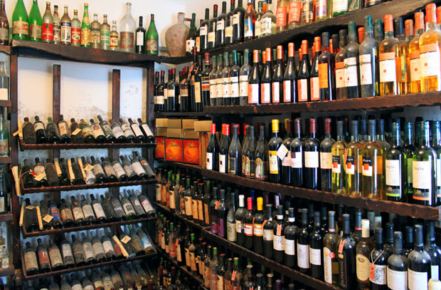 Пљачка у познатом ресторану: Лопови украли алкохолна пића вредна 40.000 ЕВРА