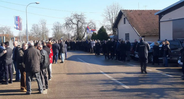 Сахрањен отац Милорада Додика: На испраћају више хиљада људи