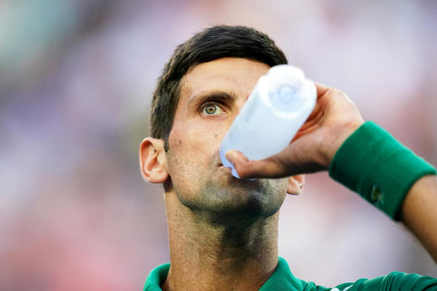 Ретко се дешава: Федерер и Ђоковић тражили лекарски тајм-аут у исто време (ФОТО)