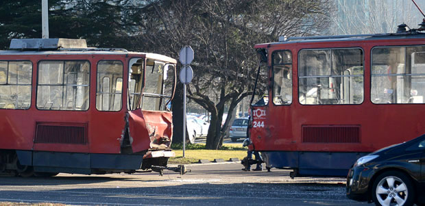 Судар два трамваја на Булевару краља Александра: Повређено осам путника