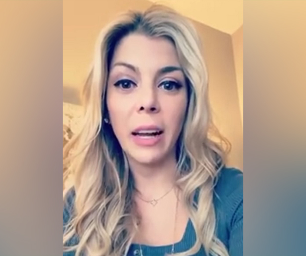 Андреа обукла толико УСКУ КОШУЉУ да су морали да “заштите путнике”: Процените сами да ли су претерали (ФОТО)