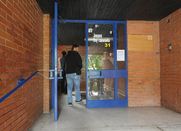 Станари вишеспратница избегавају Инфостан из једног простог разлога, а после управници морају да “јуре” неплатише