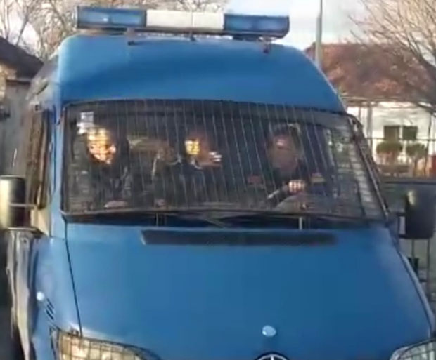 Полиција ме је преко два сата држала на нишану пред ћерком која има тумор и недавно је била на хемотерапији: Горан Кнежевић о бруталном хапшењу