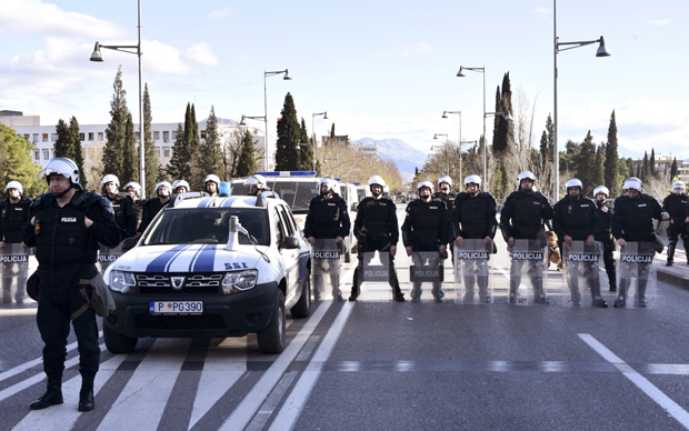 Специјалци претресају домове у Беранама, на мети они који су цртали трoбојке