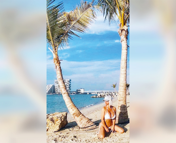 Груди веће него дрвеће: Дара ужива у Дубаију