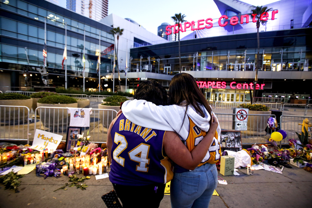 Стејплс центар тесан за сахрану Кобија: У легенду пред 90.000 људи на стадиону Колосеум