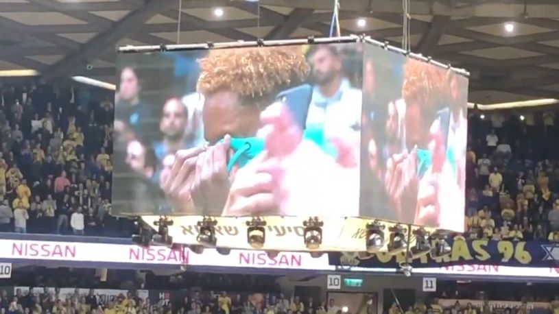 Да се најежиш: Због Брајанта стао дерби Израела, пола хале плакало, па скандирало Кобијево име