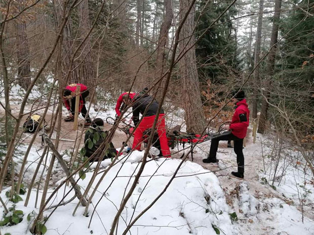 Драма на Бјелашници: Ни трага од младића и девојке за којима се интезивно трага, окружени су дивљим животињама и наносима снега