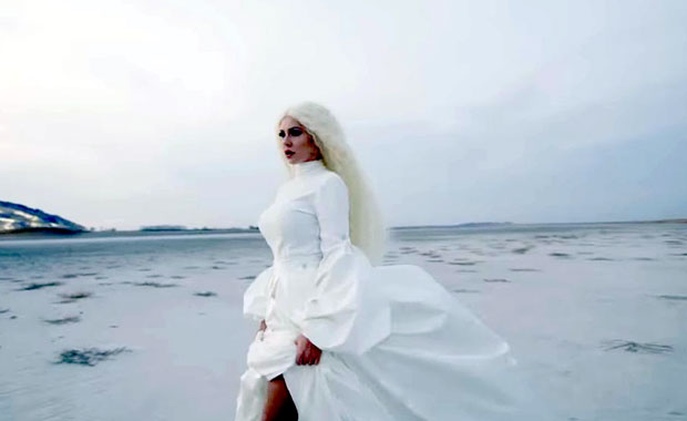 Вести о породичном насиљу ме растуже, ниједна жена не треба то да трпи: Тања Савић песму Сироче посветила жртвама насиља (ВИДЕО)