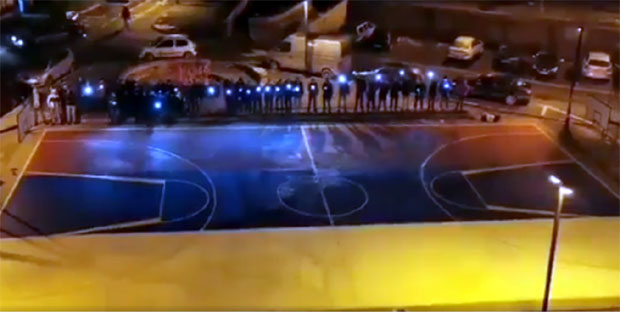 ПОГЛЕДАЈТЕ: Младићи у Пљевљима насликали огромну тробојку, а онда испрозивали Мила Ђукановића (ВИДЕО)