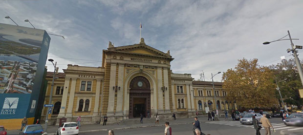 Краљевски грб поново на згради Железничке станице: После 75 година обележје ће бити враћено на фасаду