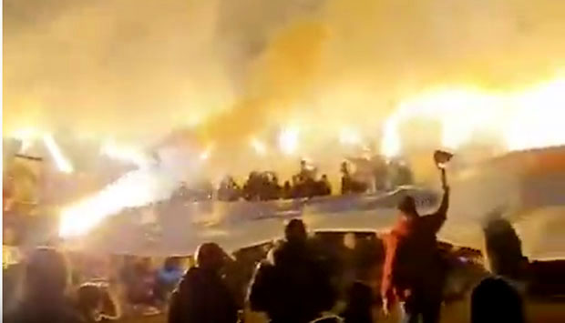 ЏИНОВСКА тробојка испред Ђурђевих ступова: Народу Црне Горе стигао поклон из Београда (ВИДЕО)