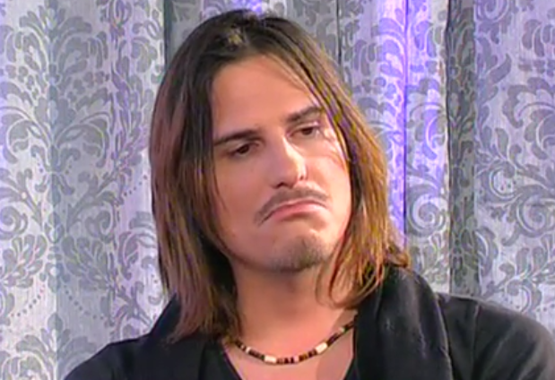 У крицима и рици на литијама се пева о Косову, вијоре се туђе заставе и осети се мржња према свему што је другачије од тог чопора: Црногорски редитељ извређао вернике СПЦ