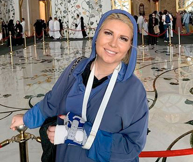 Деа Ђурђевић одмара у Емиратима, а на плажи не крије ожиљке јер је подсећају на оно што је преживела (ФОТО)