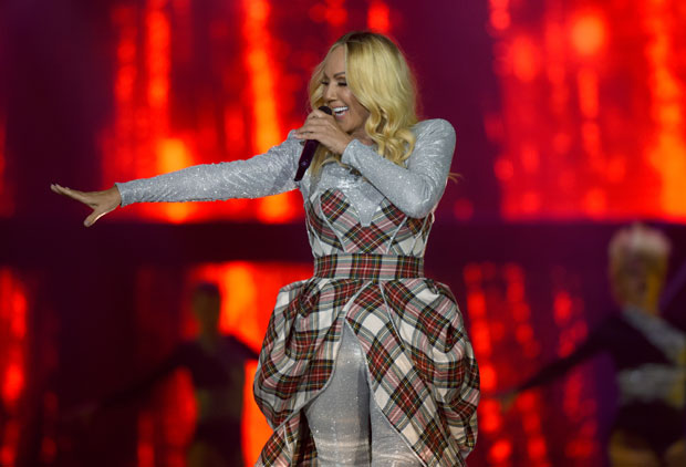 Купите “главу” Лепе Брене за 99, или лутку са њеним ликом за само 1.250 динара: Певачица је некад имала своју Барбику и коштала је - 100 евра! (ФОТО)