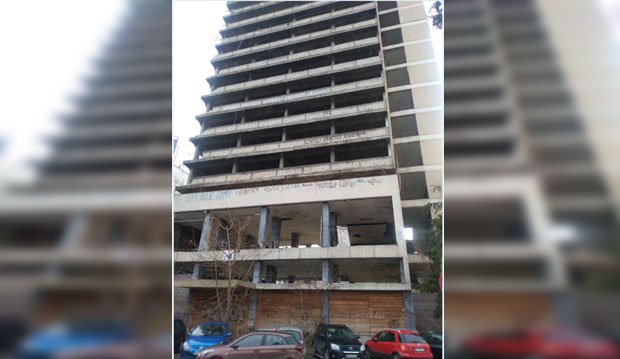 Раднички универзитет страдао је у пожару и 20 година је ругло у центру Новог Сада: Град позвао инвеститоре, вишеспратници траже намену 