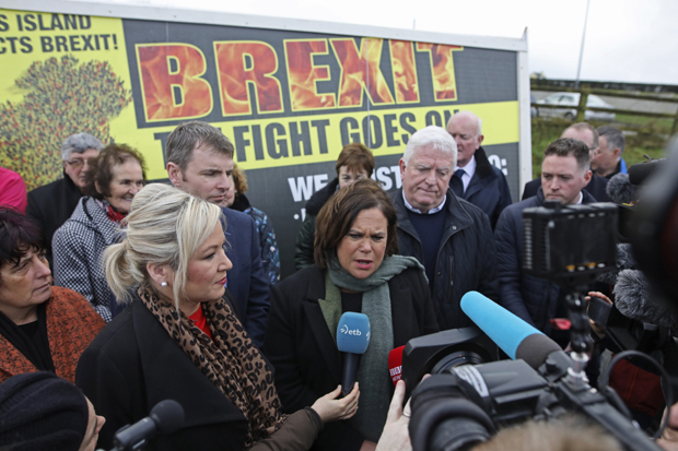 Политичко крило ИРА тражи референдум о отцепљењу: Шин Фејн најпопуларнија странка у Северној Ирској уочи избора