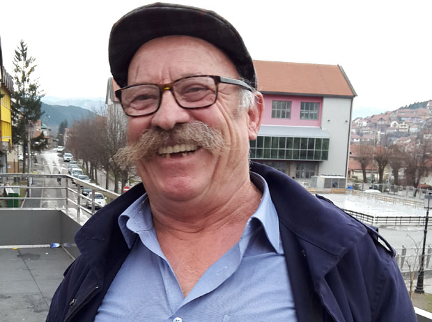 Херој литије у Пљевљима: У одбрани светиња пешачио бос 15 километара (ФОТО)