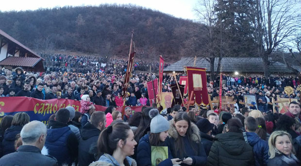 Нови притисак на СПЦ и вернике: Полиција неће обезбеђивати литије како КРИМИНАЛЦИ не би „искористили моменат“
