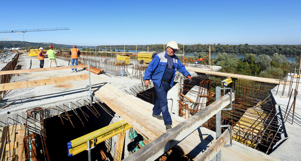 На скелама и пензионери: Многе фирме се не одричу искусних кадрова