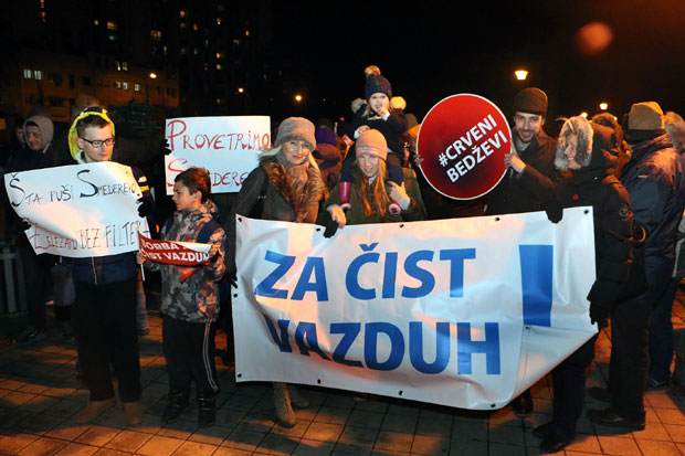 Протест „Борба за чист ваздух“, грађани захтевају конкретне мере против загађења (ФОТО)