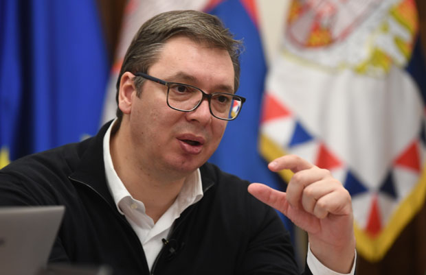 Надамо се стабилизацији и да ће светиње остати СПЦ: Вучић одговараo грађанима на питања са „Фејсбука“