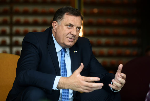 Додик: Док се Црна Гора суочава са озбиљним изазовом, неприкладно да Ђукановић долази у БиХ