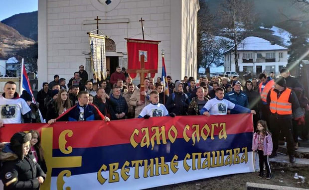 Нека и не помисле да отму светиње: Док стижу јасне поруке из Србије, нестабилност у Црној Гори се наставља