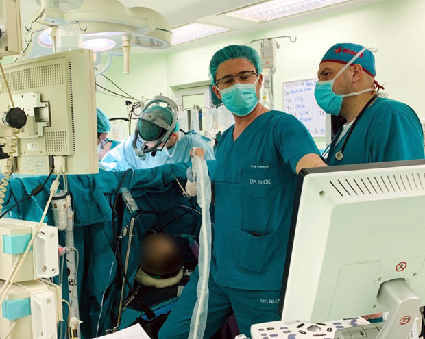 Чувени хирург из Бостона лечи дечја срца: Право са аеродрома отишао у салу, оперисао троје, планира још једног малишана