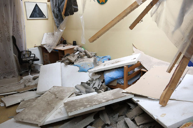 Срушио се кров, зид се сручио на дететов кревет: Породица Стојнић из Суботице мислила да је експлозија, сада немају куд