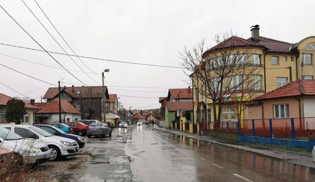 Комшије чуле њене јауке: Лажни поштари упали у кућу жене, везали је и украли новац