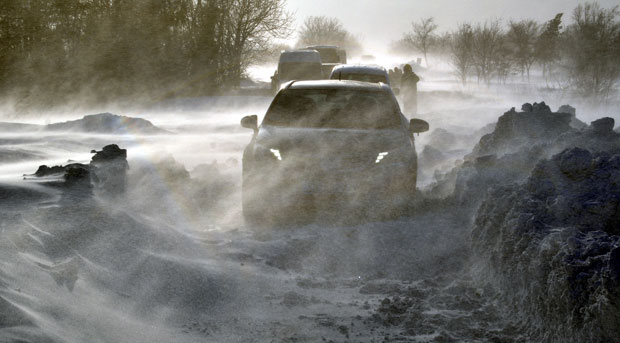 Мећава блокирала 10 возила, међу завејанима и трудница: Хитна помоћ и ватрогасци у акцији спасавања