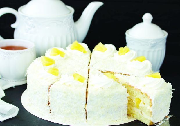 Кокос торта са ананасом: Лако и брзо се прави (РЕЦЕПТ)