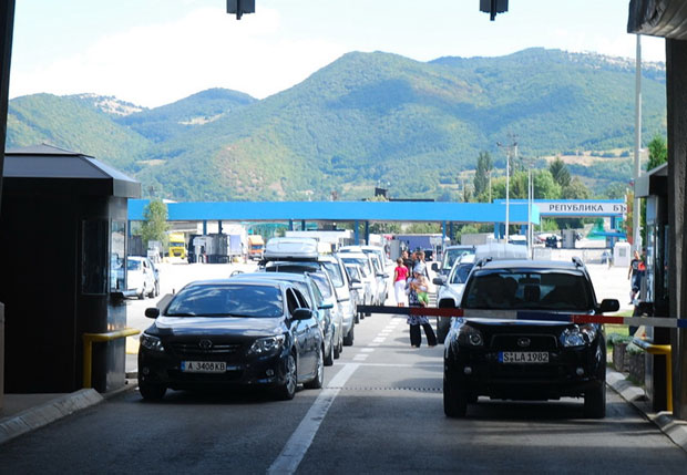  Цeла смена цариника ухапшена због сумње на корупцију